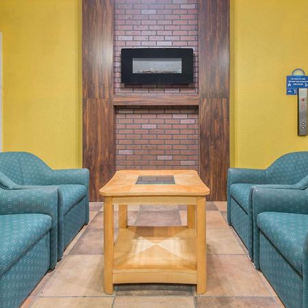Days Inn Missoula University Екстер'єр фото