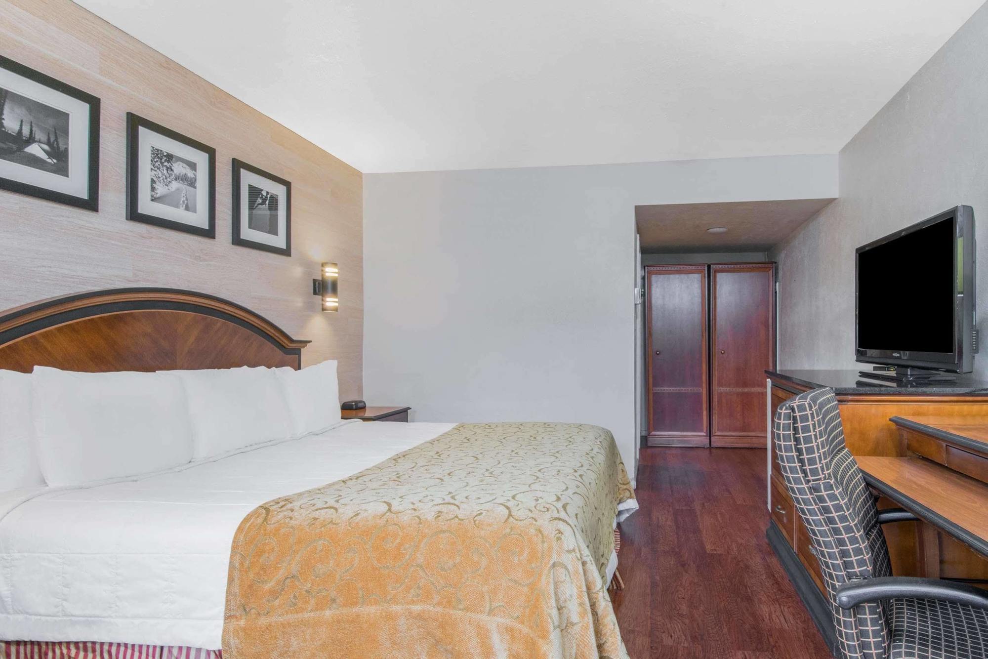 Days Inn Missoula University Екстер'єр фото